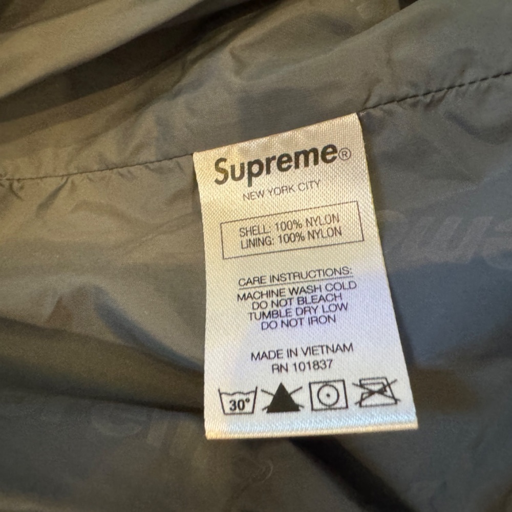 Supreme x Gortex rain jacket - Picture 2 of 5